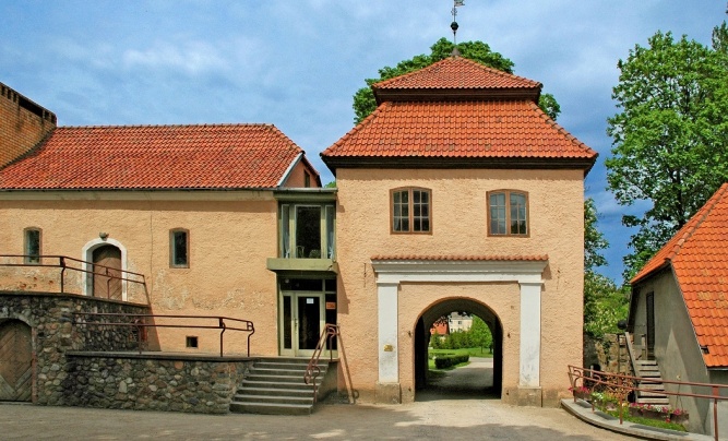 Slokenbeka Manor