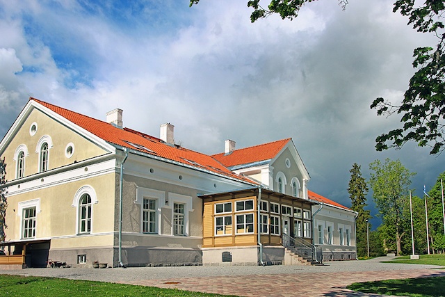 Illuka Manor