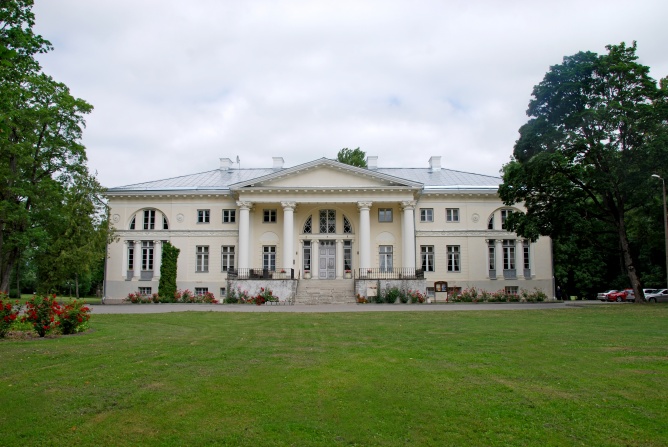 Saku manor
